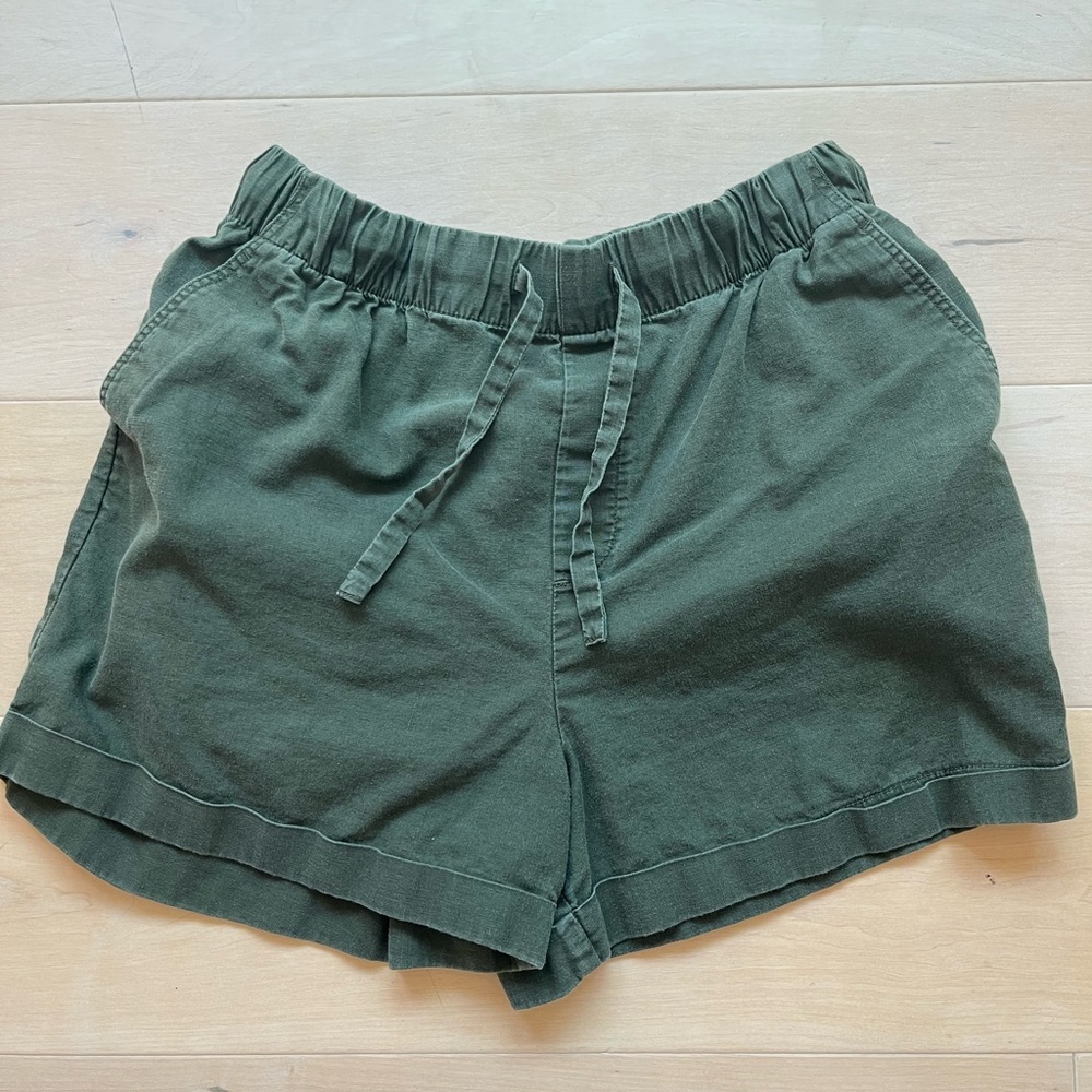 Uniqlo Dark Green Women's Cargo Shorts